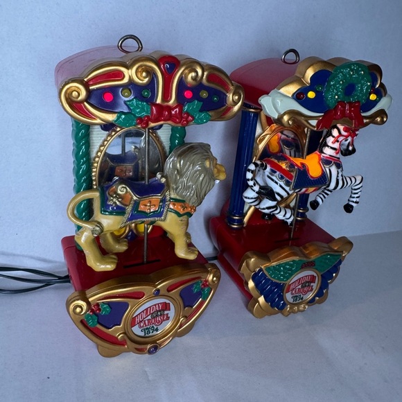 Vintage 1993CHRISTMAS Carousel Ornament Set of 2 CIRCUS ANIMALS ~ Lit & Animated - Picture 5 of 9